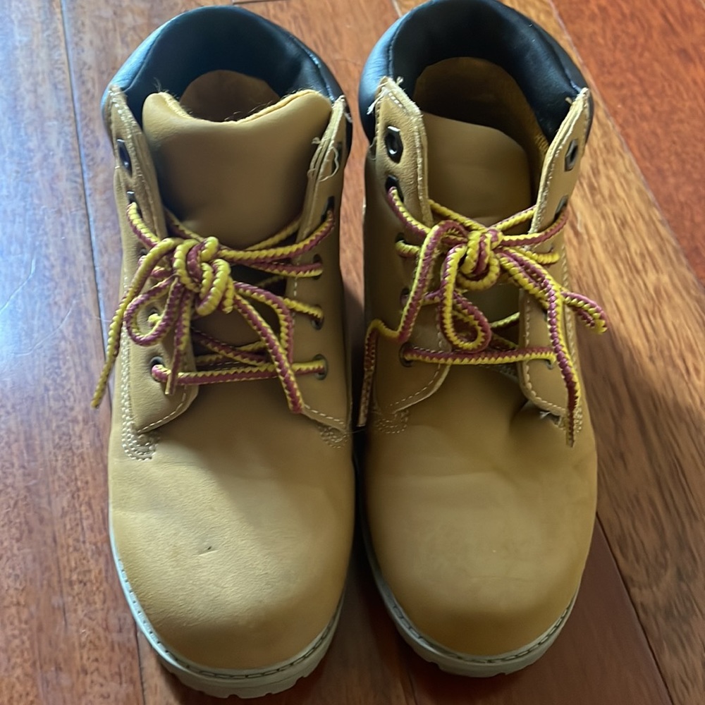 Wonder nation boots